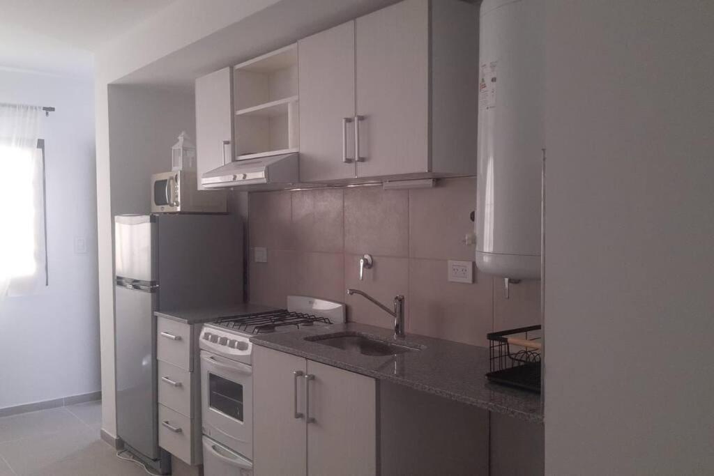 Departamento Calle Mendoza Albus -Acceso Rapido Ruta 22 General Roca Esterno foto